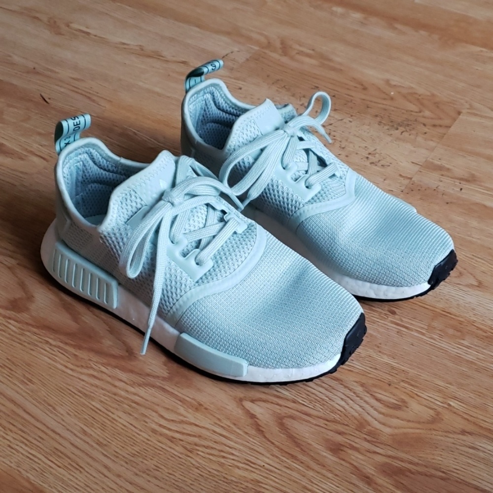 Adidas NMD R1 Vappur Green Size 6.5